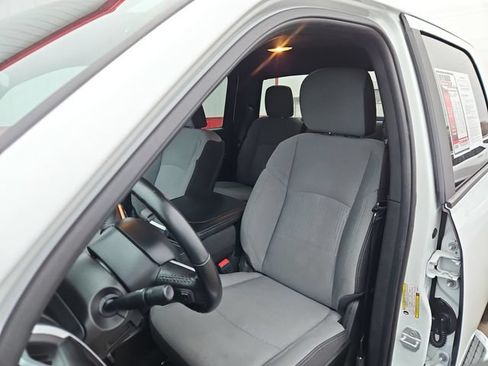 Used 2024 RAM 2500 Big Horn AWD/4WD image 38