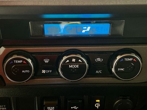 Used 2023 Toyota Tacoma TRD Off-Road image 13