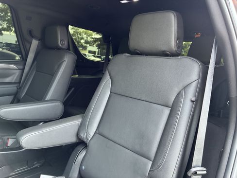 Used 2022 Chevrolet Tahoe Z71 w/ Luxury Package AWD/4WD image 10