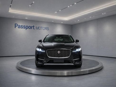 Used 2023 Jaguar F-PACE S AWD/4WD image 2