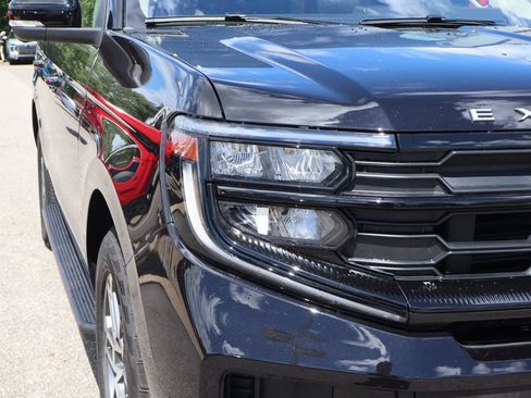 Used 2025 Ford Expedition Active AWD/4WD image 5