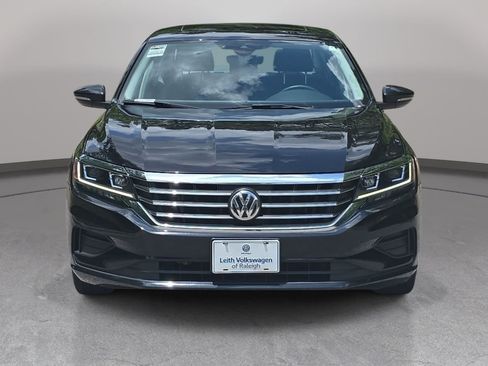 Used 2021 Volkswagen Passat 2.0T SE FWD image 2