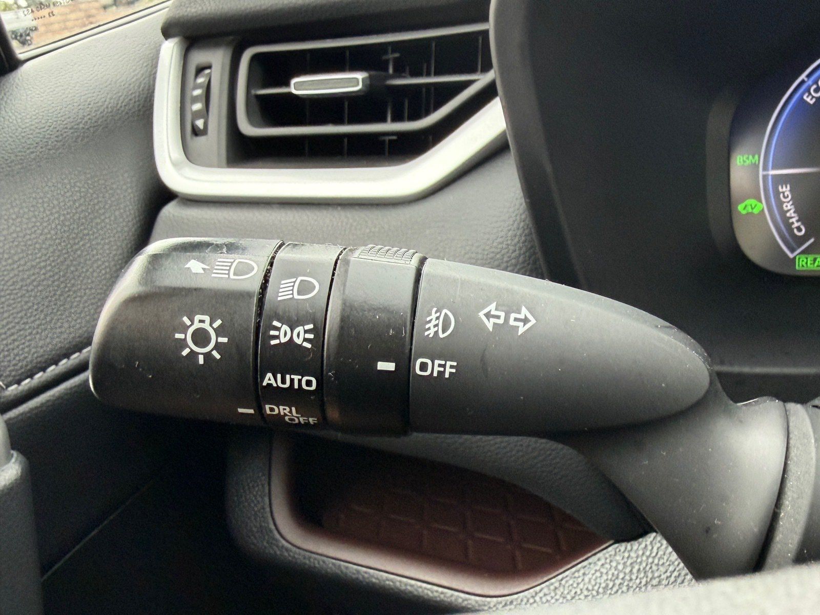 Used 2024 Toyota RAV4 Limited w/ Advanced Technology Package AWD/4WD image 30