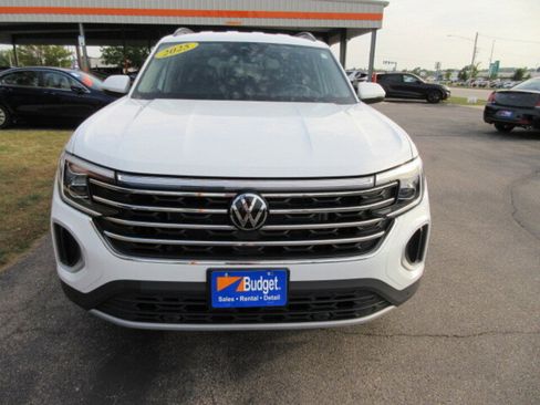 Used 2025 Volkswagen Atlas SE image 9