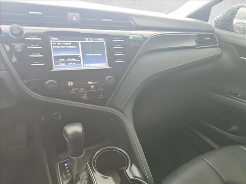 Used 2019 Toyota Camry SE image 11
