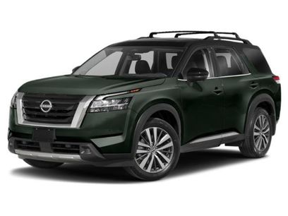 Used 2024 Nissan Pathfinder Platinum w/ Cargo Package