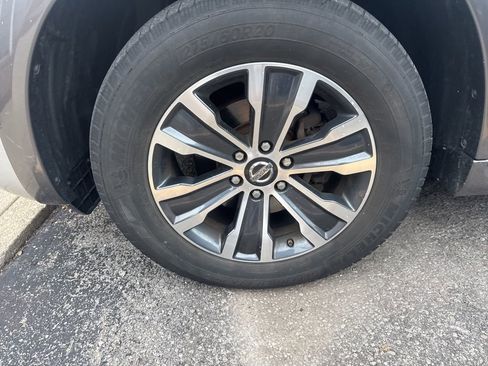 Used 2019 Nissan Armada SL w/ Premium Package image 4