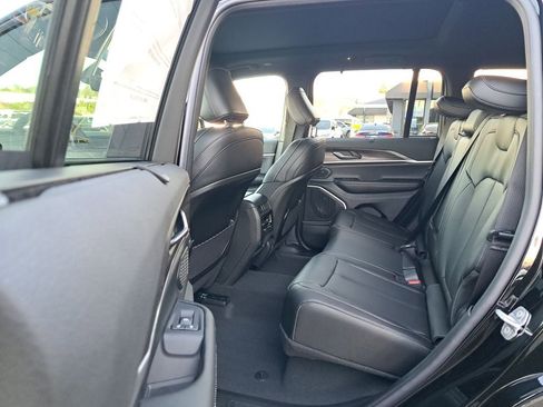 New 2025 Jeep Grand Cherokee Limited w/ Luxury Tech Group II image 13