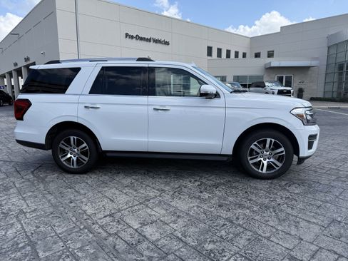 Used 2024 Ford Expedition Limited image 7