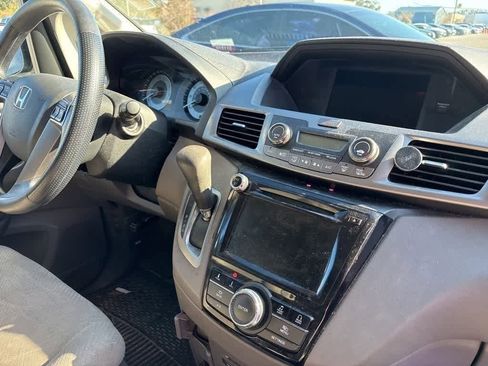 Used 2016 Honda Odyssey SE image 7