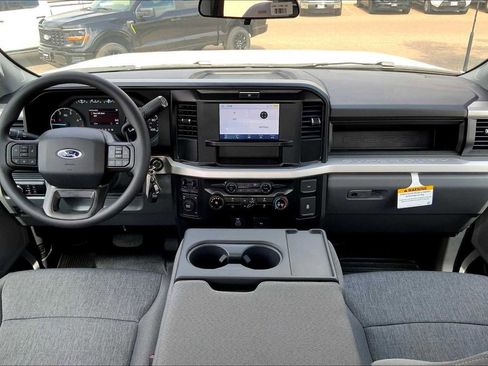 New 2026 Ford F250 XL w/ XL Chrome Package image 5