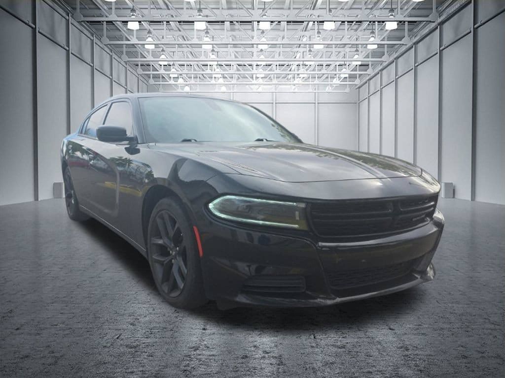 Used 2022 Dodge Charger SXT w/ Blacktop Package RWD image 9