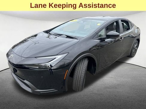 Used 2025 Toyota Prius LE image 5