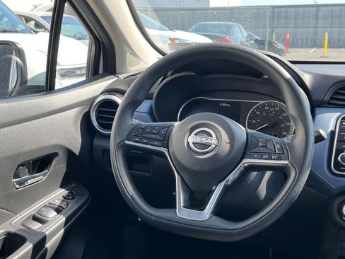 Used 2025 Nissan Versa SV FWD image 27