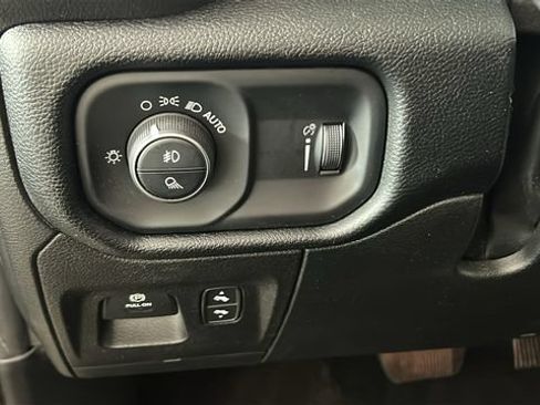 Used 2022 RAM 1500 Big Horn AWD/4WD image 19