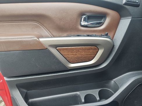 Used 2021 Nissan Titan Platinum Reserve w/ Moonroof Package image 9