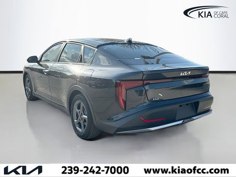 New 2025 Kia K4 LXS image 3