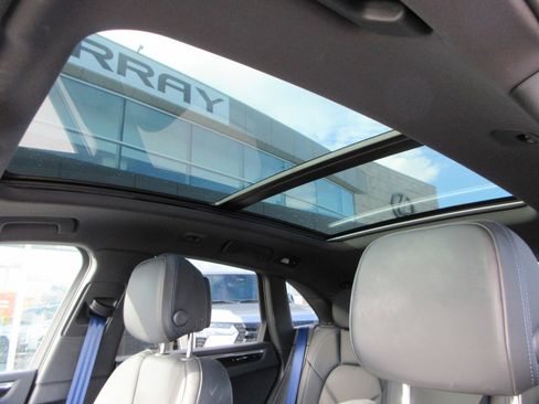 Used 2022 Porsche Macan image 17