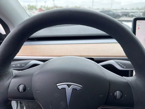 Used 2024 Tesla Model Y Performance image 8