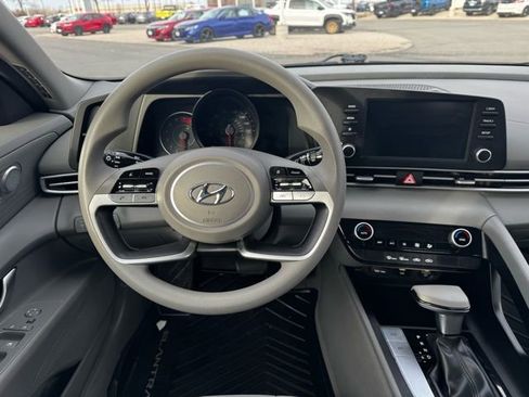 Used 2023 Hyundai Elantra SEL image 12