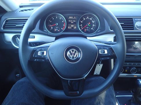 Used 2017 Volkswagen Passat 1.8T S FWD image 13