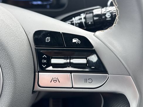 Used 2025 Hyundai Elantra Sport FWD image 25