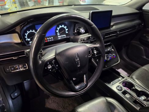 Used 2022 Lincoln Corsair AWD w/ Premium Package image 4