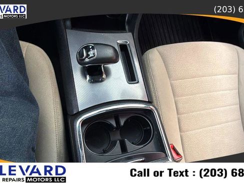 Used 2013 Dodge Charger SE w/ Sport Appearance Group image 18