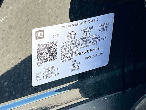 Used 2025 Chevrolet Traverse LT FWD image 14