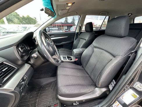 Used 2010 Subaru Outback 2.5i Premium AWD/4WD image 13