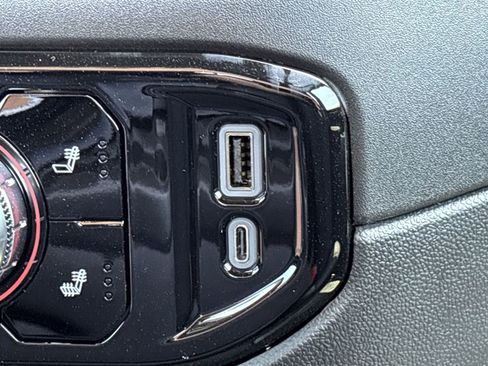 New 2025 GMC Sierra 1500 SLE w/ Preferred Package image 15