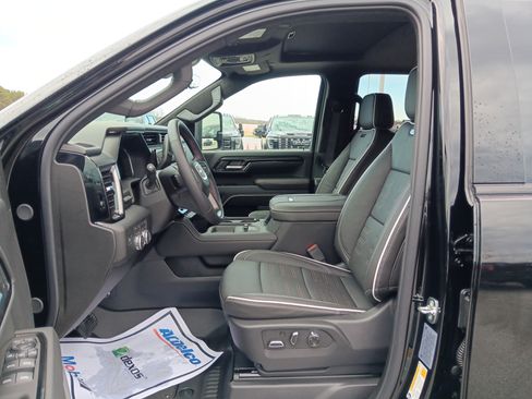 New 2026 GMC Sierra 2500 AT4X w/ LPO, Black Badging Package image 7
