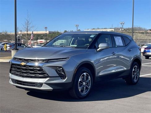 Used 2025 Chevrolet Blazer LT image 7