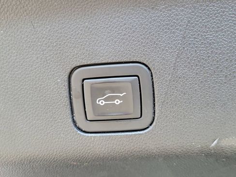 Used 2024 Chevrolet Suburban LT AWD/4WD image 12