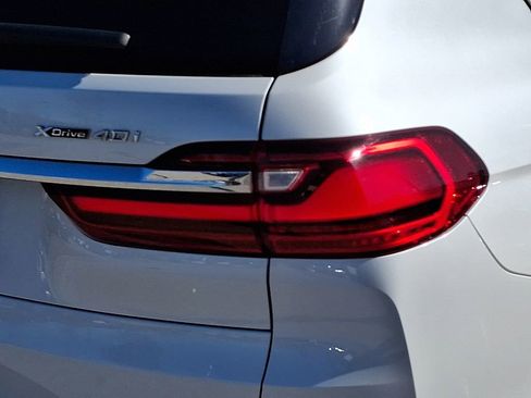 Used 2022 BMW X7 xDrive40i w/ Premium Package image 10