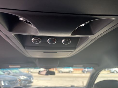 Used 2015 Dodge Grand Caravan R/T w/ Driver Convenience Group image 17