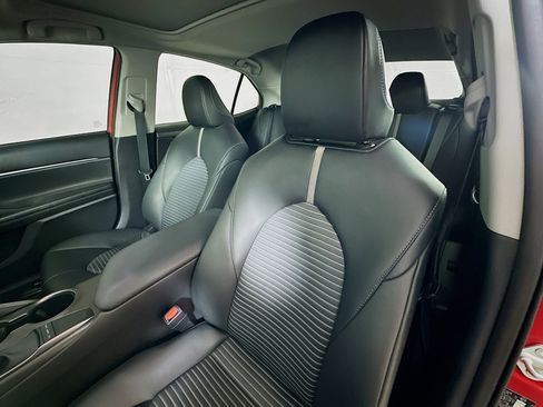 Used 2023 Toyota Camry SE w/ Convenience Package image 19