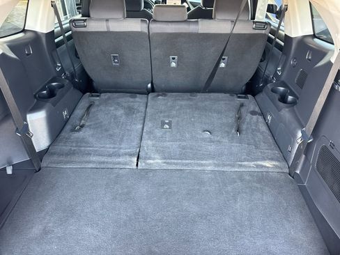 Used 2023 Toyota Highlander LE image 15