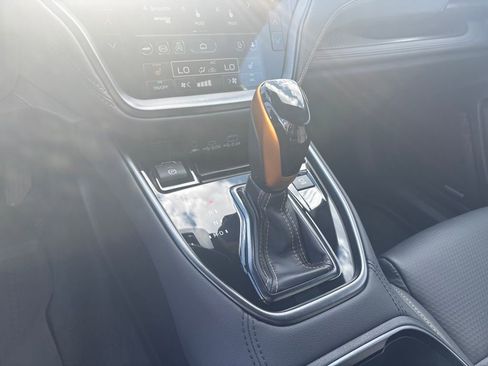 Used 2025 Subaru Outback Wilderness w/ Wilderness Package image 19