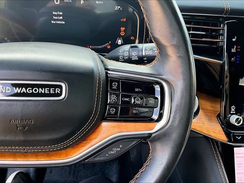 Used 2022 Jeep Grand Wagoneer Series III w/ Rear-Seat Entertainment Group AWD/4WD image 19