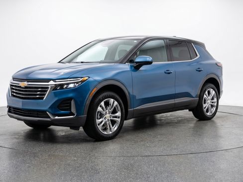 Used 2025 Chevrolet Equinox LT FWD image 3