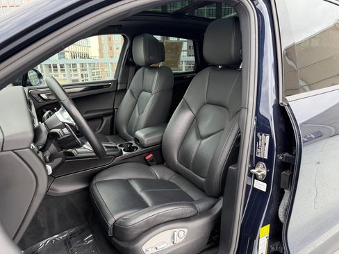 Used 2020 Porsche Macan image 5