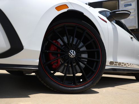 Used 2023 Volkswagen GTI 40th Anniversary Edition FWD image 34