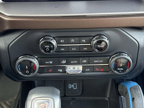 Used 2022 Ford Bronco Outer Banks w/ Sasquatch Package image 11