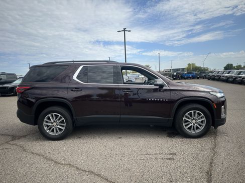 Used 2023 Chevrolet Traverse LT FWD image 6