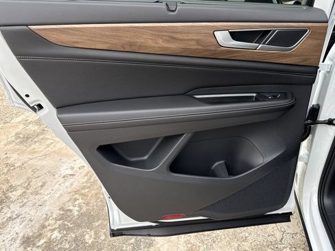 New 2026 Volkswagen Atlas SE FWD image 23