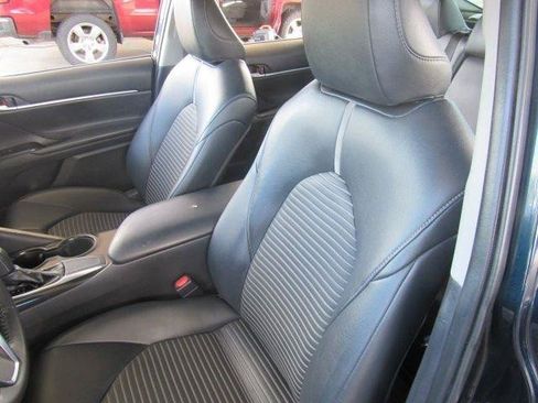Used 2019 Toyota Camry SE FWD image 10