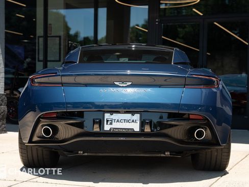 Used 2025 Aston Martin DB12 Coupe RWD image 15