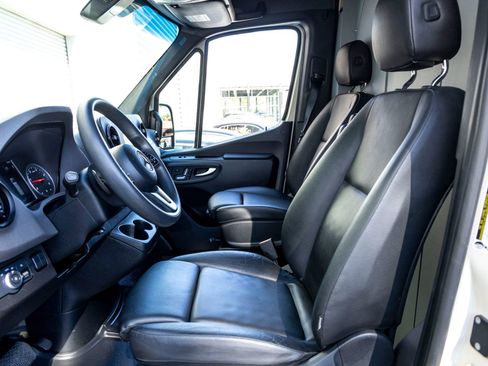 Used 2022 Mercedes-Benz Sprinter 144 Cargo w/ Acoustic Package image 15