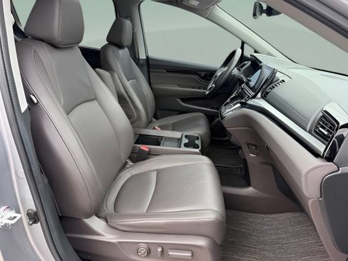 Certified 2024 Honda Odyssey Touring image 28